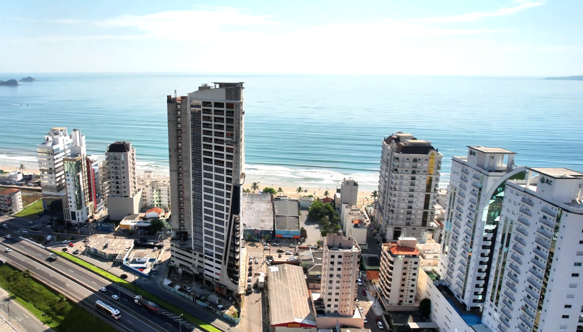 Desvendando Oportunidades: Investimento no Litoral Catarinense