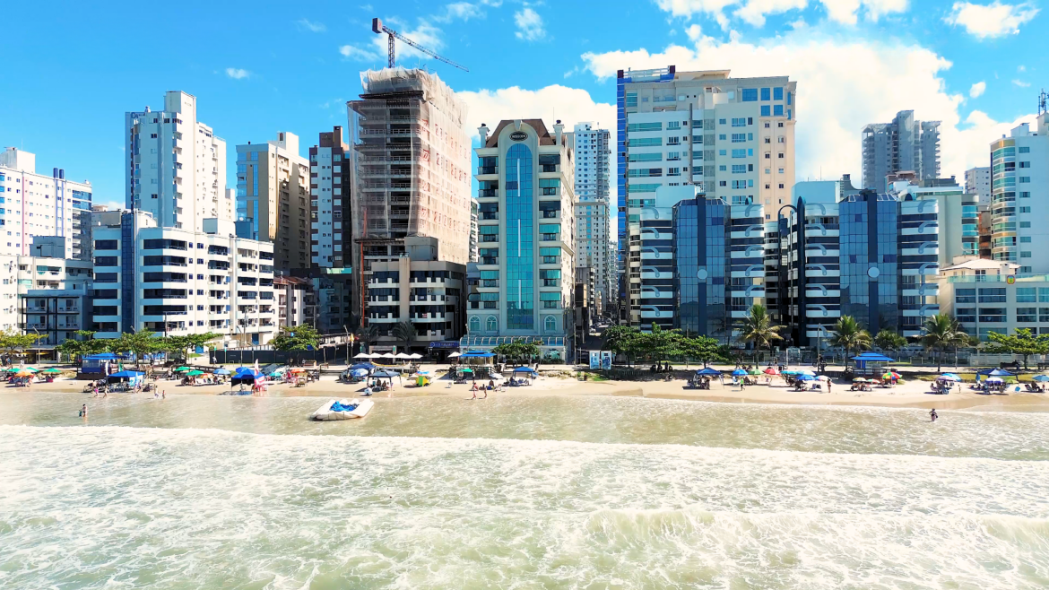 Alargamento da Praia de Itapema: Impactos de até 45% na Valorização Imobiliária